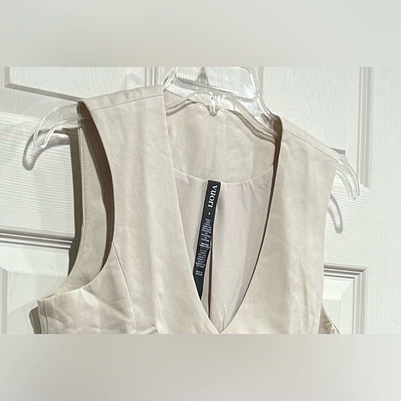 Vuori Women's Small Coastline Vest Milkweed Cream NWT Drapey Twill Button-Up - Picture 3 of 13
